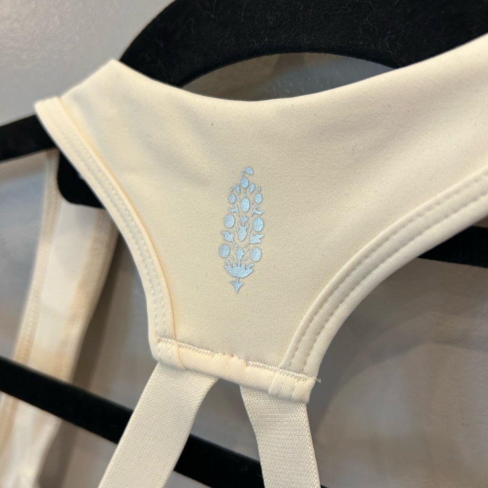 NWT ๐ FP Free People Movement Find Your Way High Impact Sports Bra - Picture 7 of 10